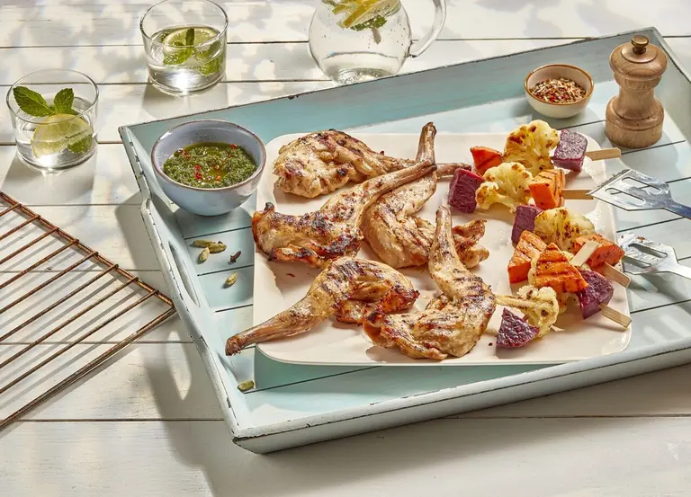 Barbecue de gigolettes de lapin sauce zhoug