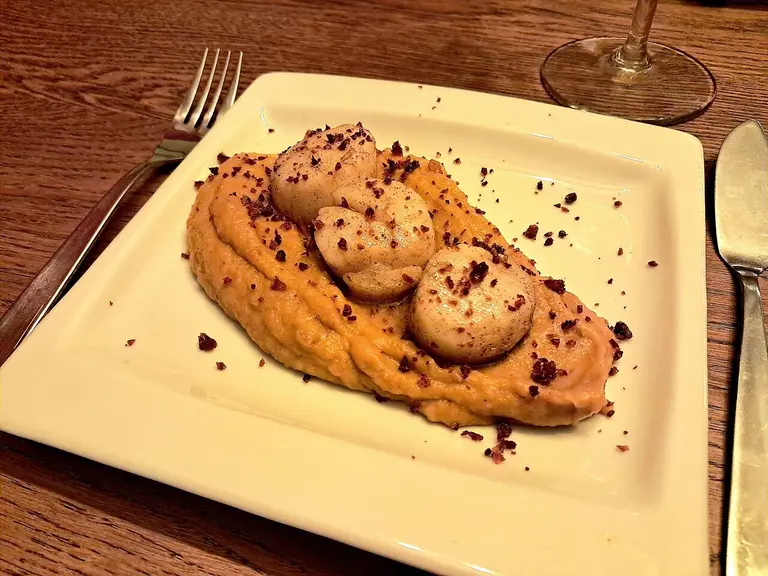 Saint-Jacques, crème de butternut et chorizo