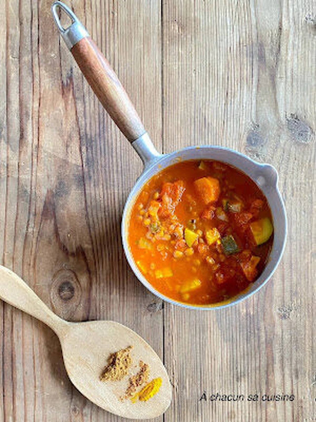 Soupe de tomates et lentilles à la marocaine