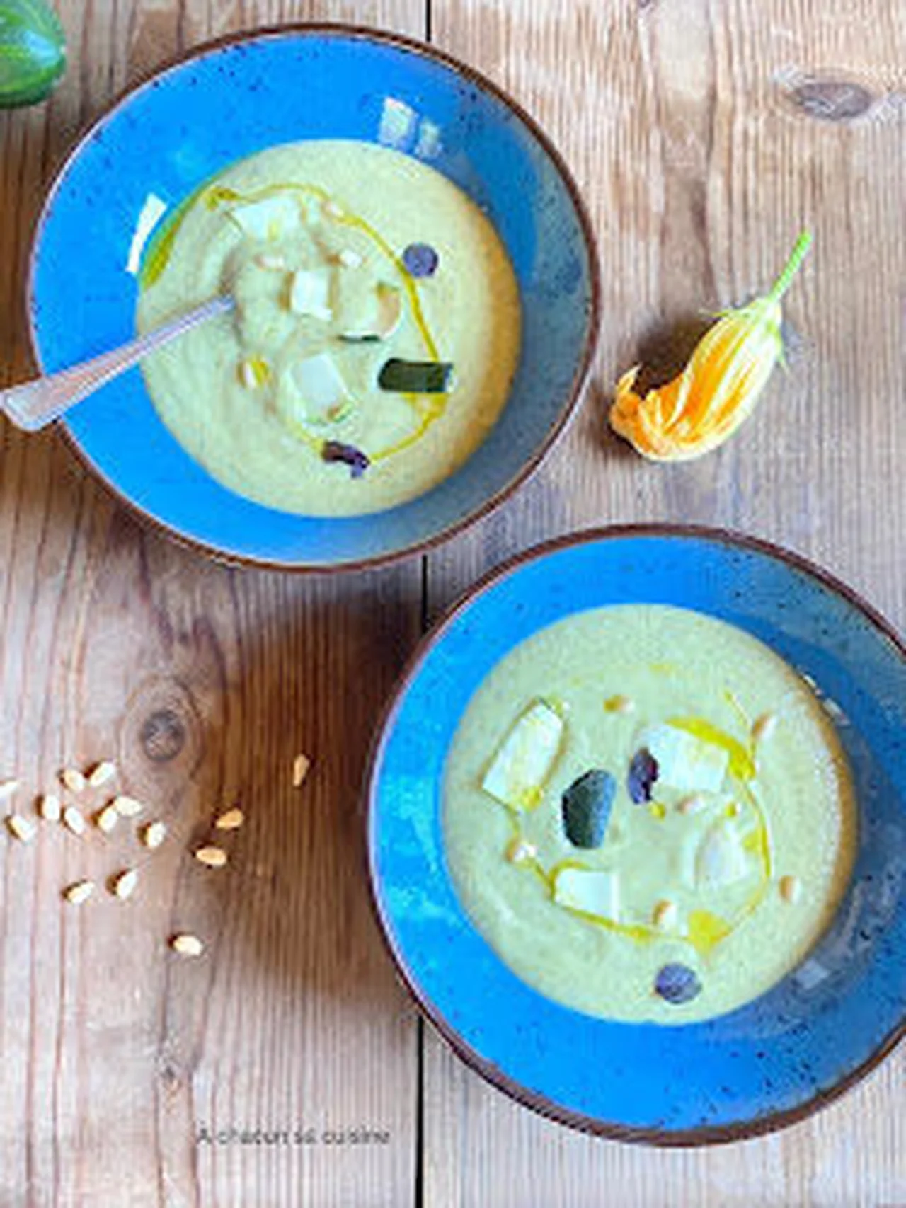 Soupe froide de courgettes au lait de coco