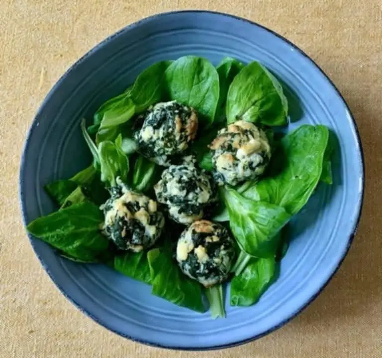 Gnudi, boulettes épinards et ricotta rôties au beurre d'ail