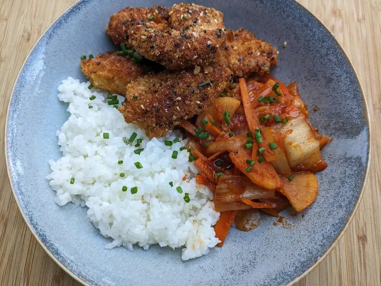 Poulet frit Coréen aux épices et kimchi