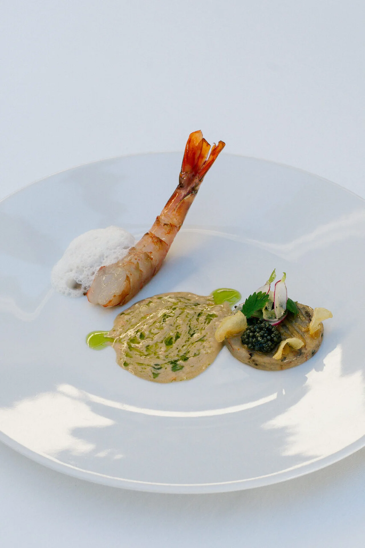 Tartare de crevettes et crémeux de têtes
