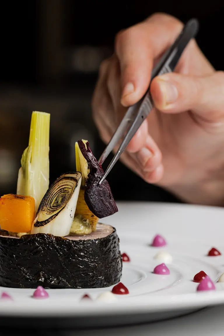 Thon de Méditerranée fumé confit façon Vitello Tonnato