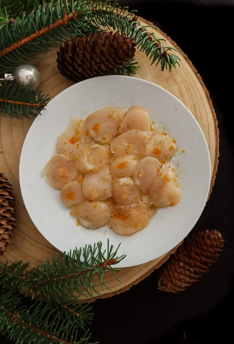 Carpaccio saint-jacques poutargue et citron caviar