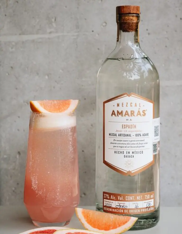 Amaras mezcal paloma