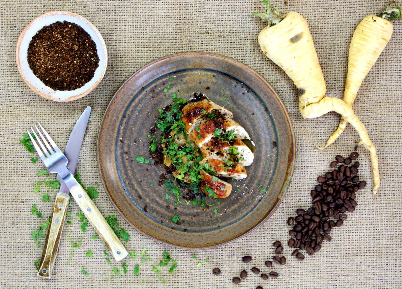 Volaille rôtie, purée de panais au café et jus corsé