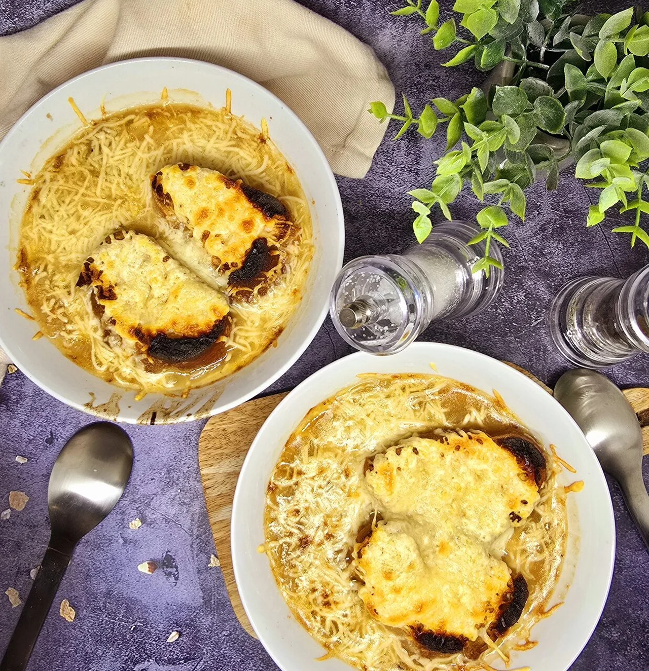 Soupe à l'oignon gratinée