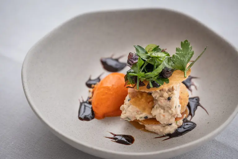 Millefeuille d'araignée de mer et sorbet poivron