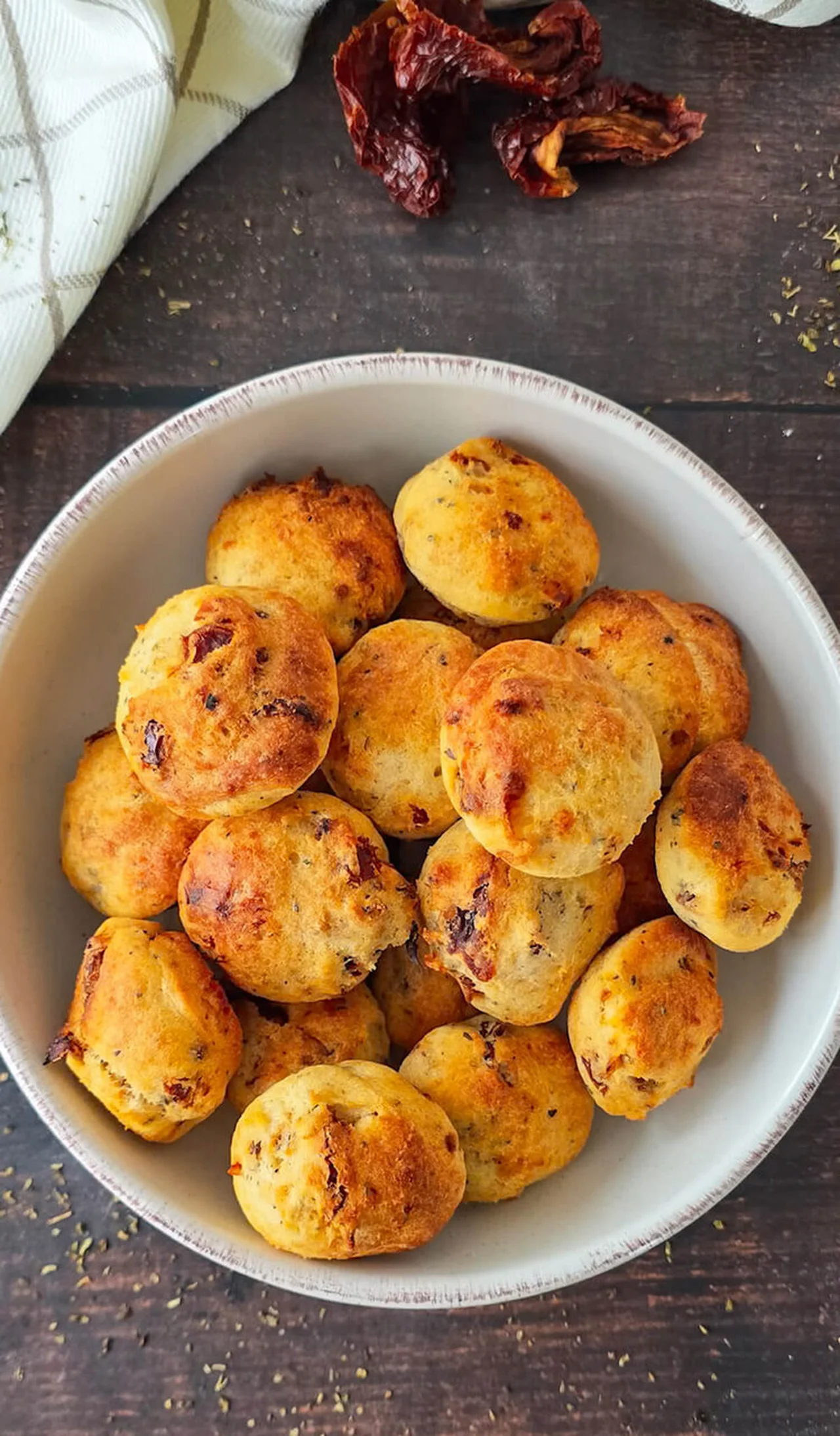 Madeleines salées aux tomates séchées