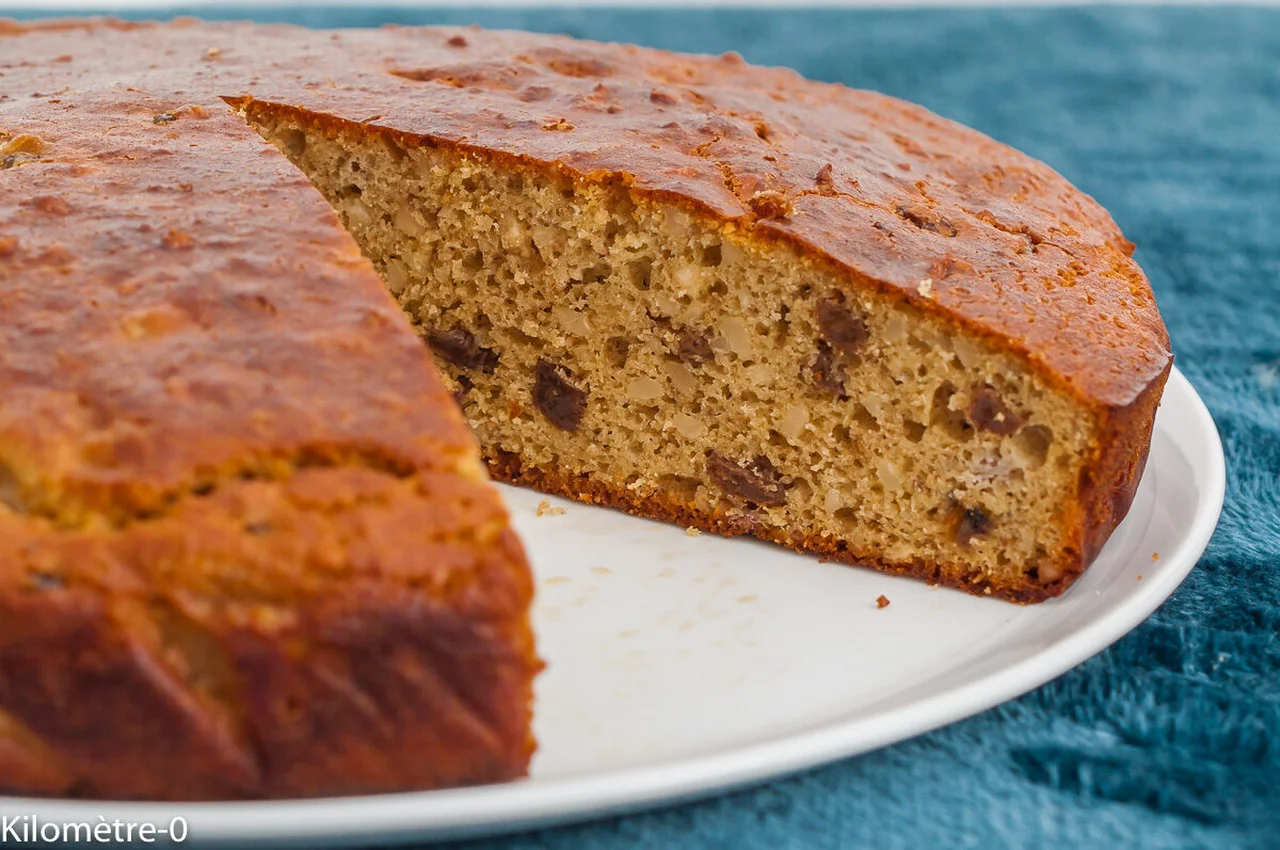 Gâteau du matin petit épeautre, pois chiches, cajou et raisins