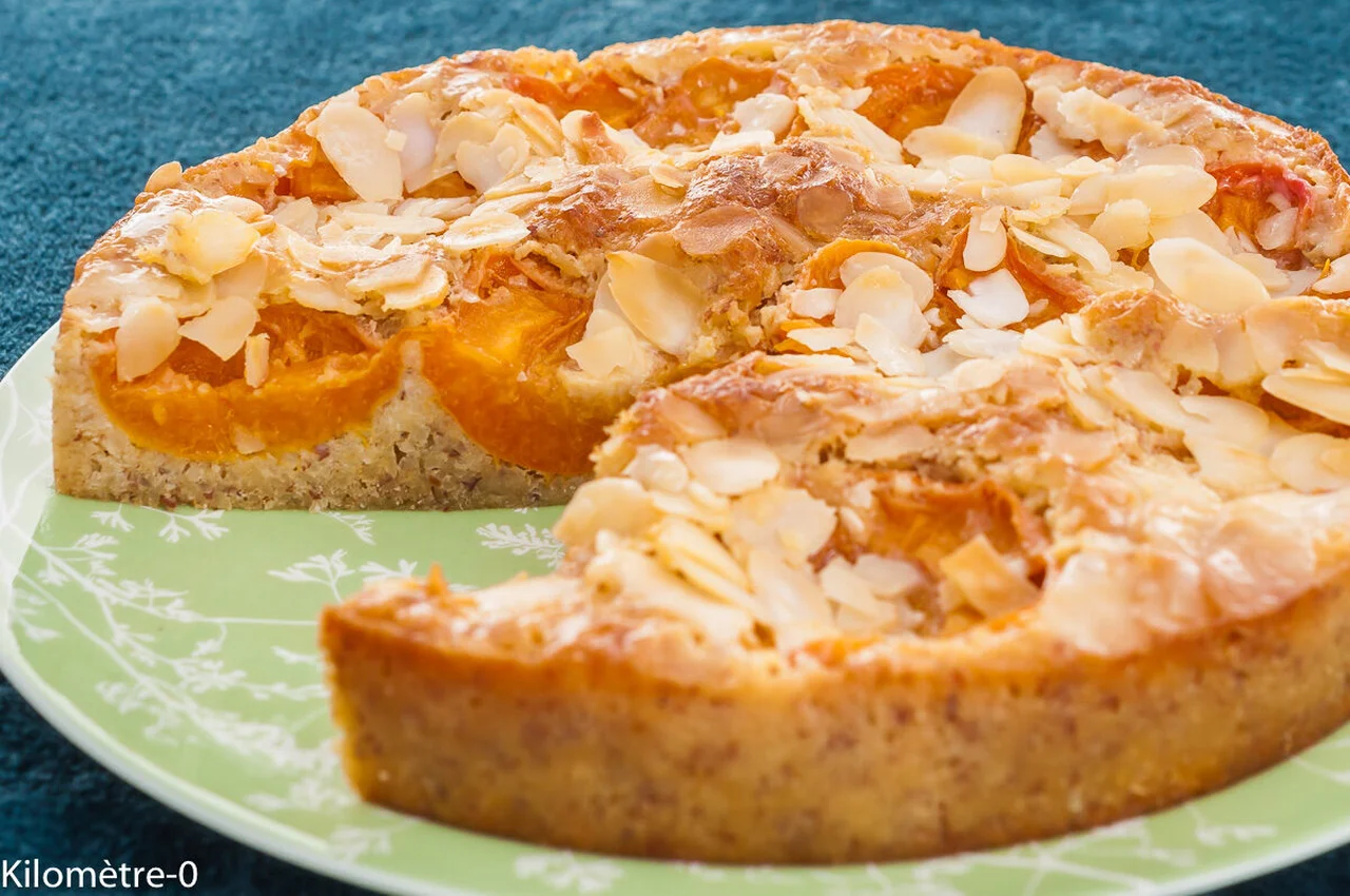 Gâteau fondant abricots, amandes et amaretto