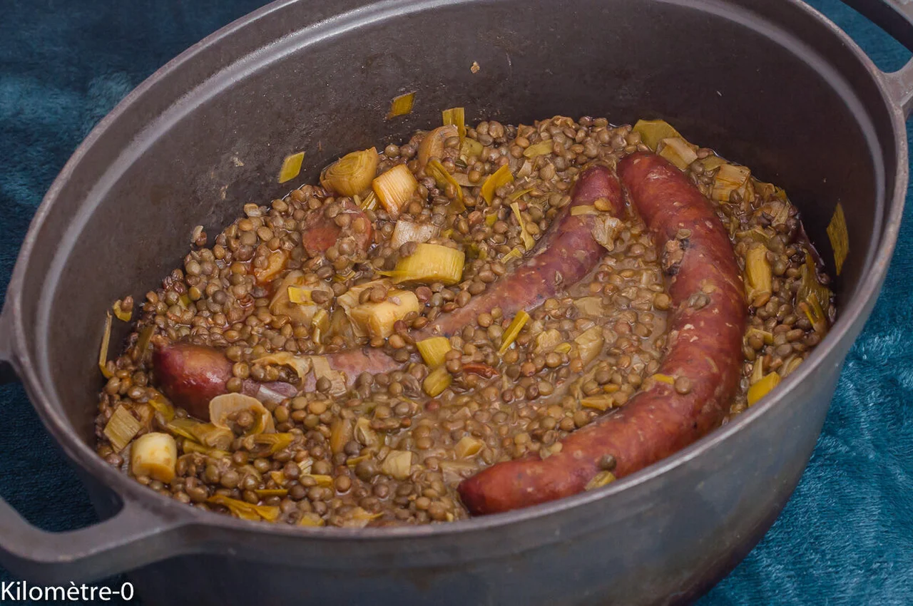 Mijoté de lentilles aux poireaux et saucisses fumées