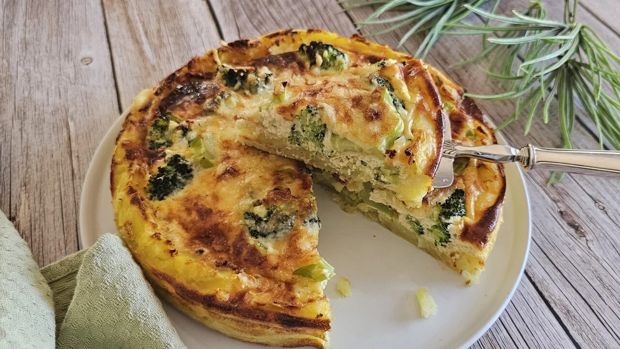 Tarte sans pâte aux pommes de terre et brocolis