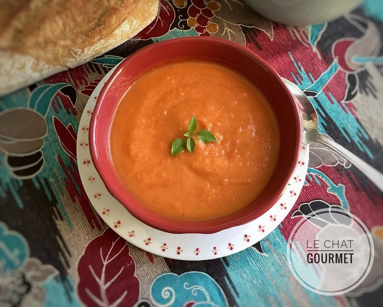 Soupe à la tomate et aux poivrons rouges