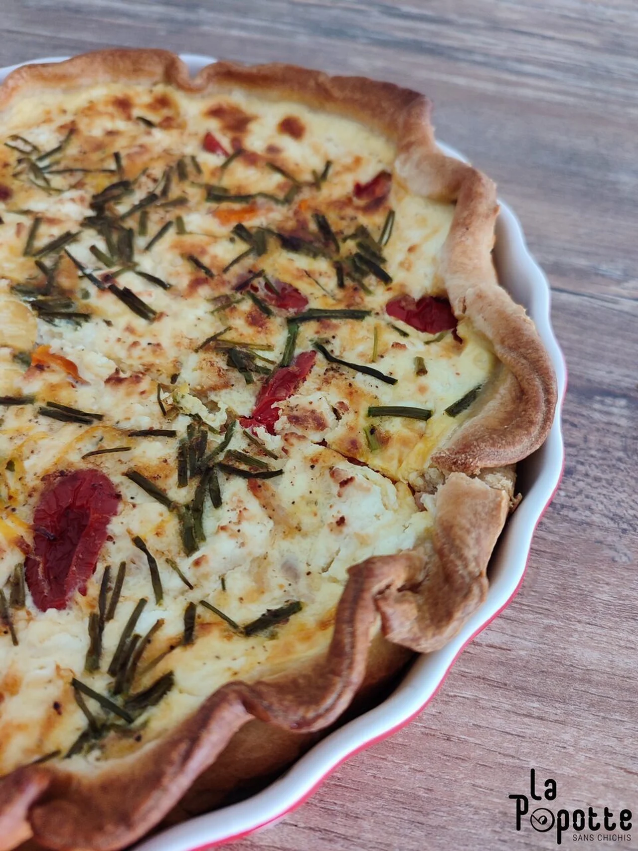 Quiche au thon, tomate, feta et citron