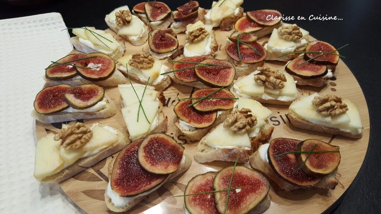 Crostinis à la crème de feta, figues et pommes