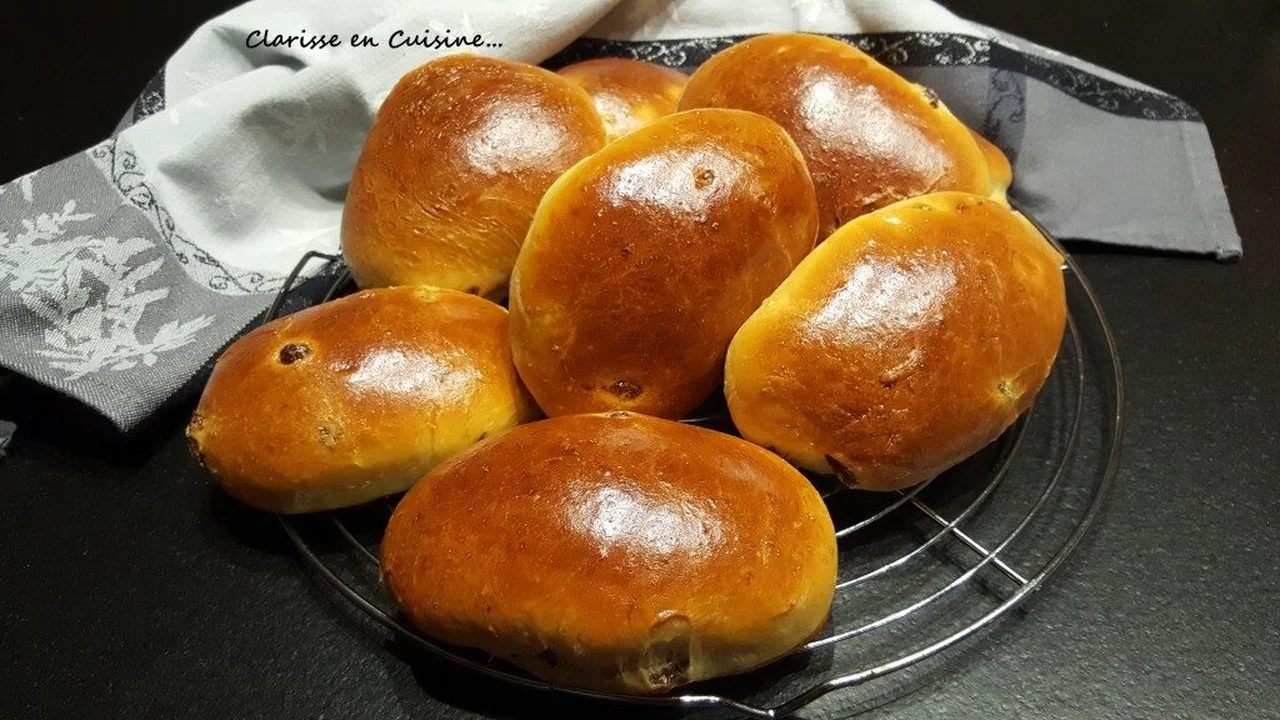 Petits pains briochés à la fleur d'oranger
