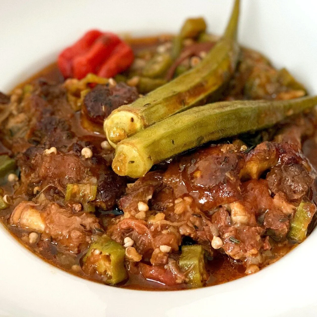 Queue de bœuf à la sauce gombo