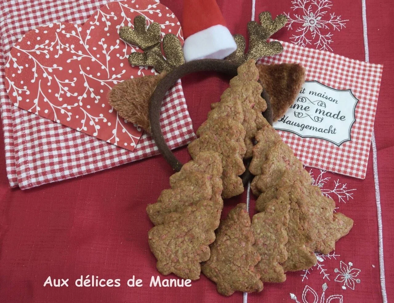 Biscuits sapin aux pralines roses