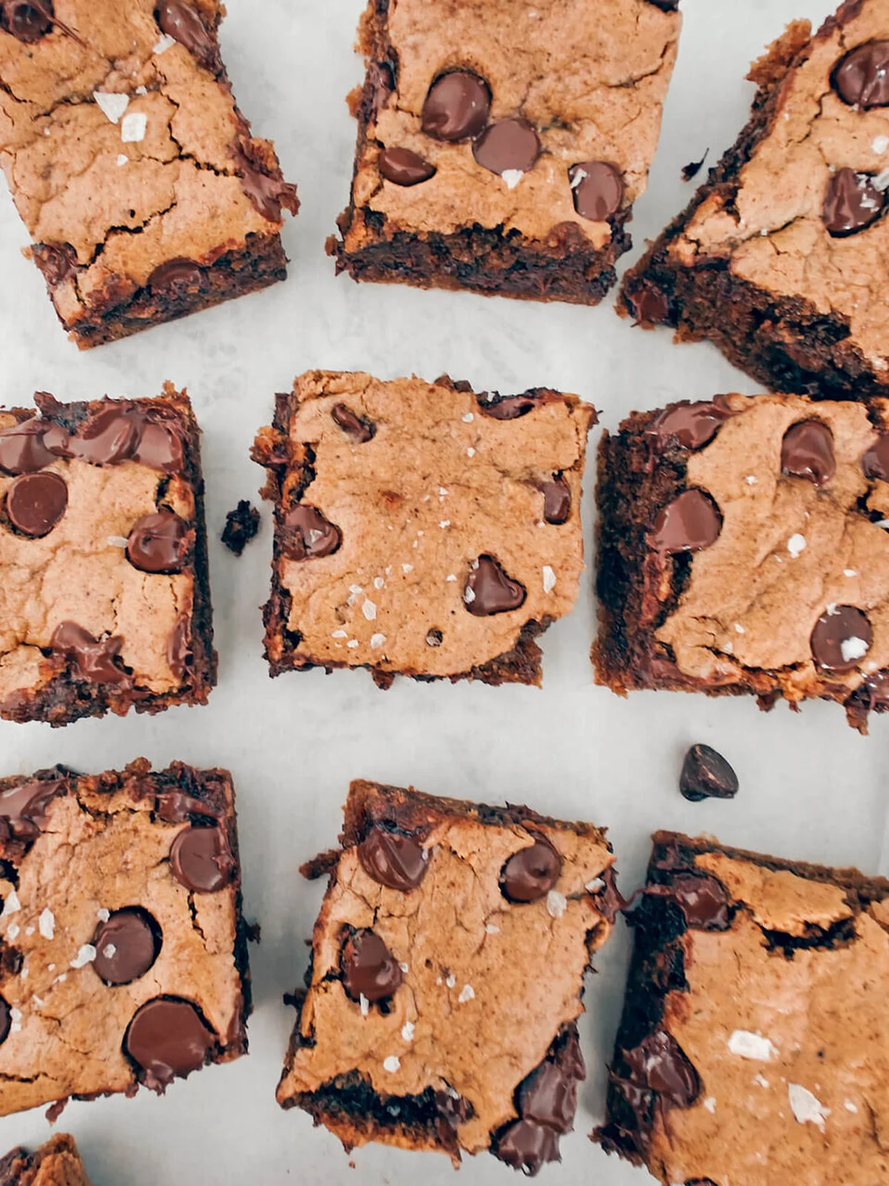 Blondies moelleux beurre d'amande et pépites de chocolat