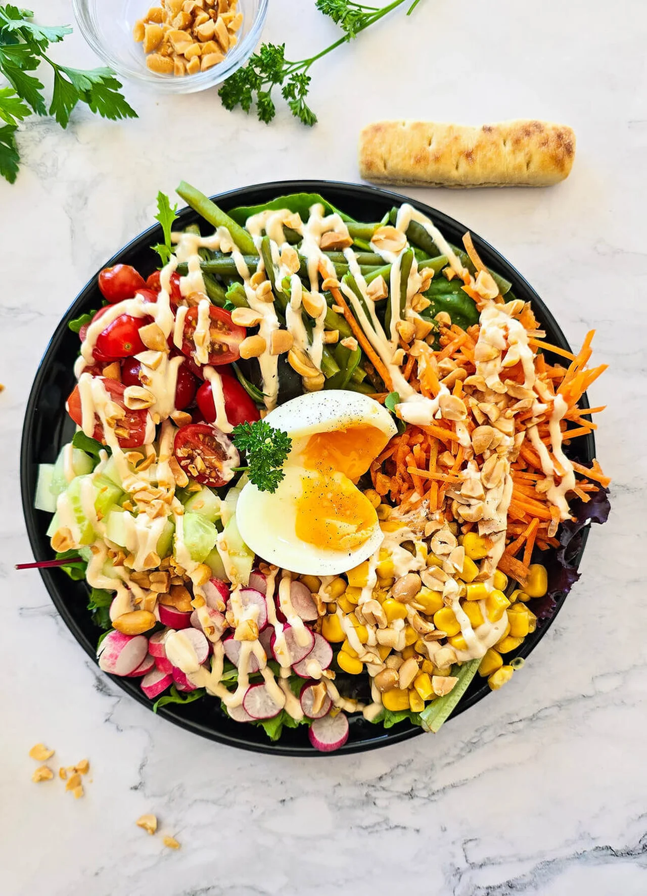 Salade croquante œuf mollet