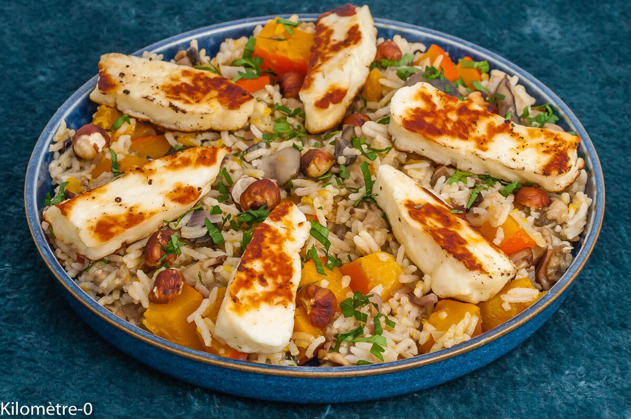 Poêlée de riz, potimarron, noisettes et halloumi