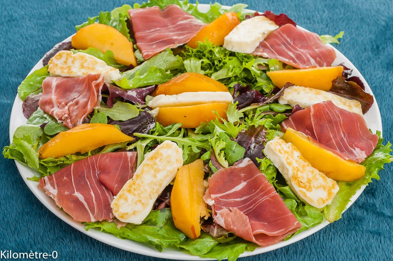 Salade de jambon, nectarine et halloumi