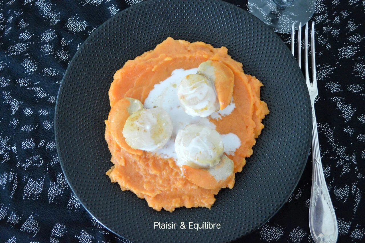 Saint-Jacques purée de patate douce coco gingembre