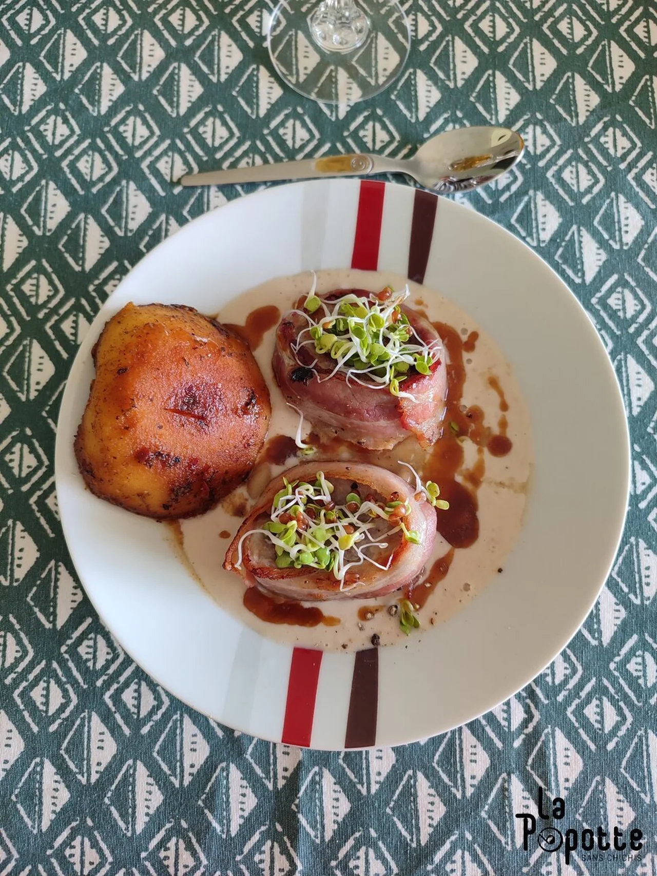 Mignon de porc snackés, crème haricots tarbais