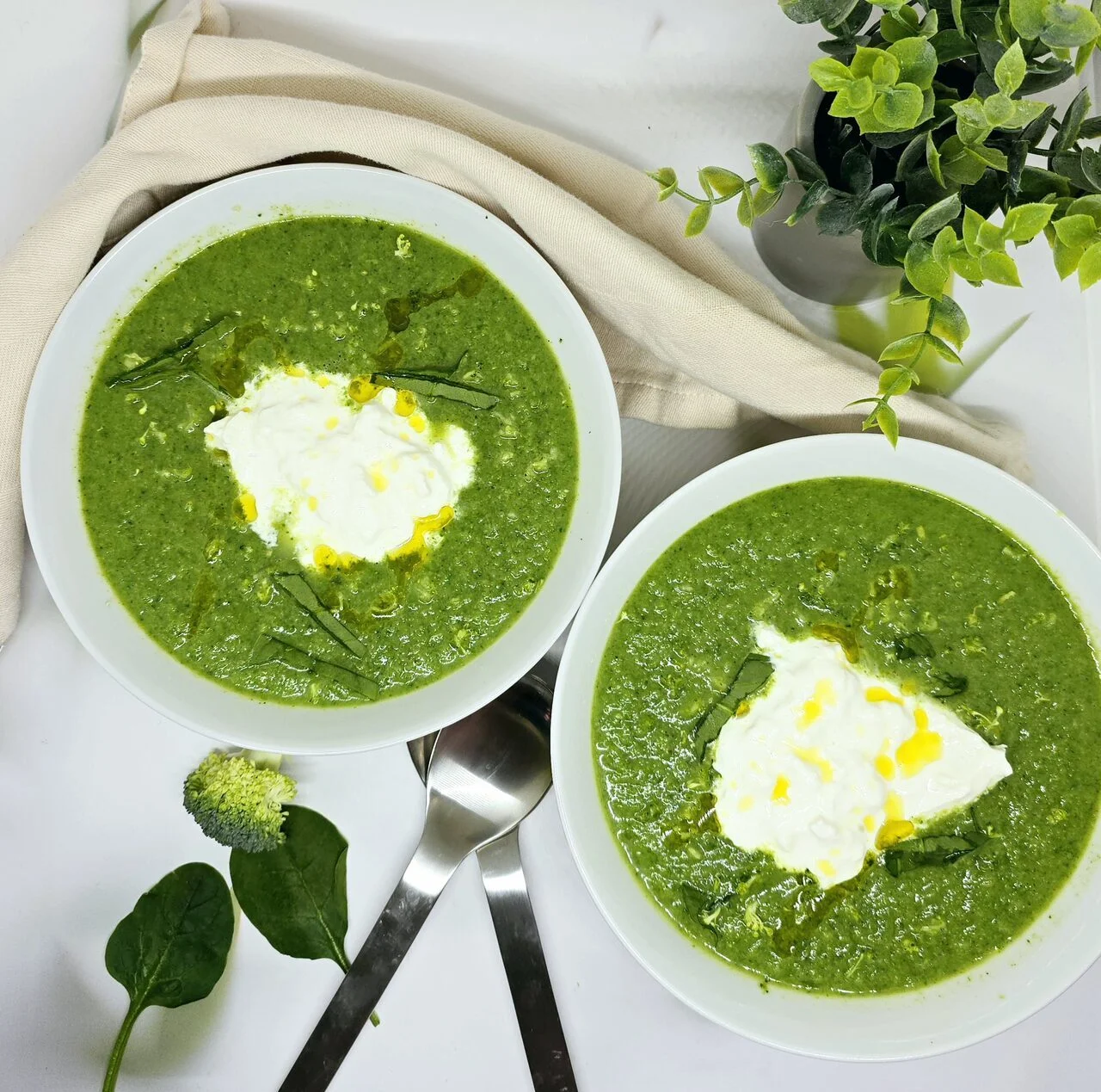 Soupe brocoli et épinards à la burrata