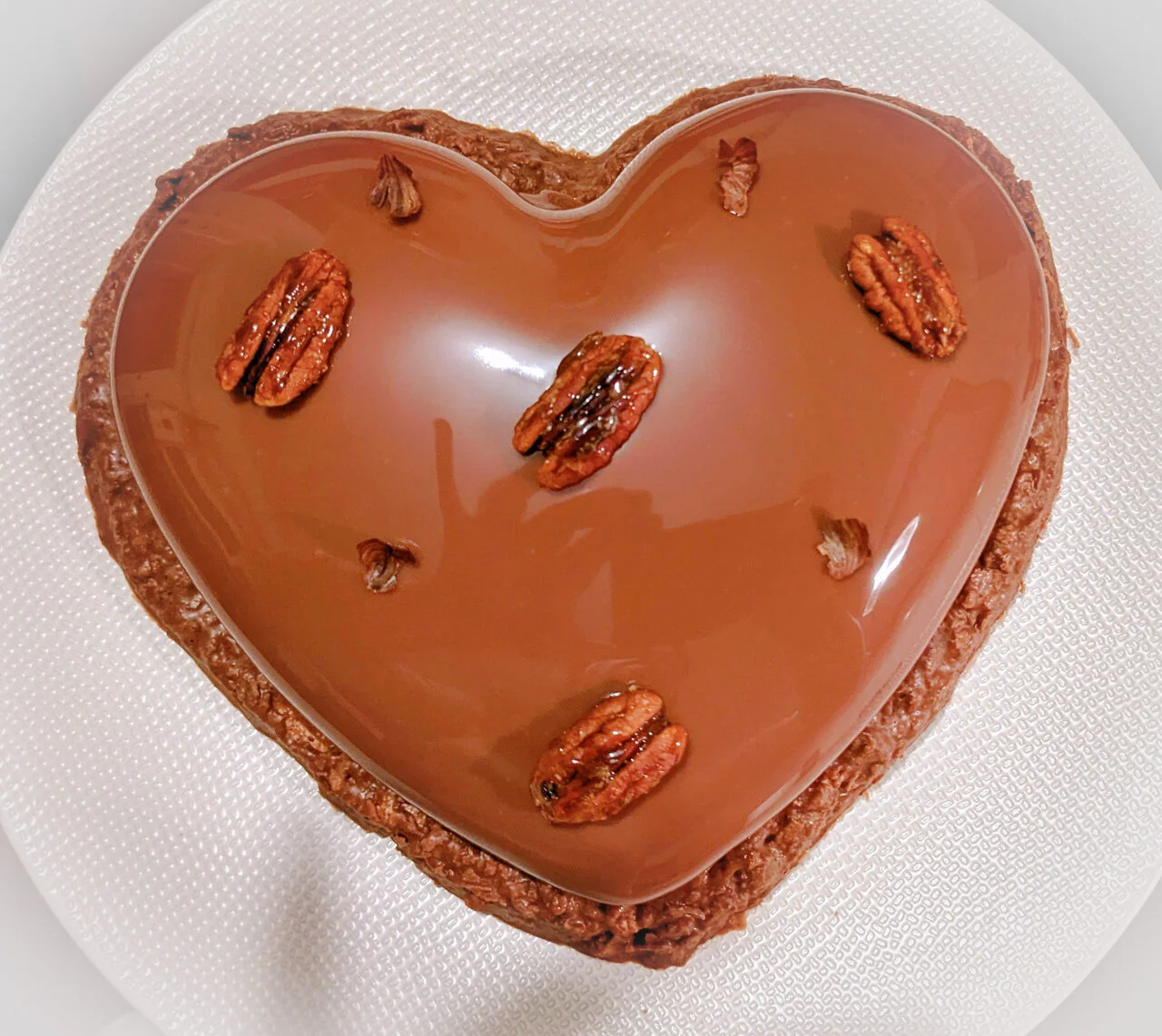 Entremets au chocolat avec glaçage miroir