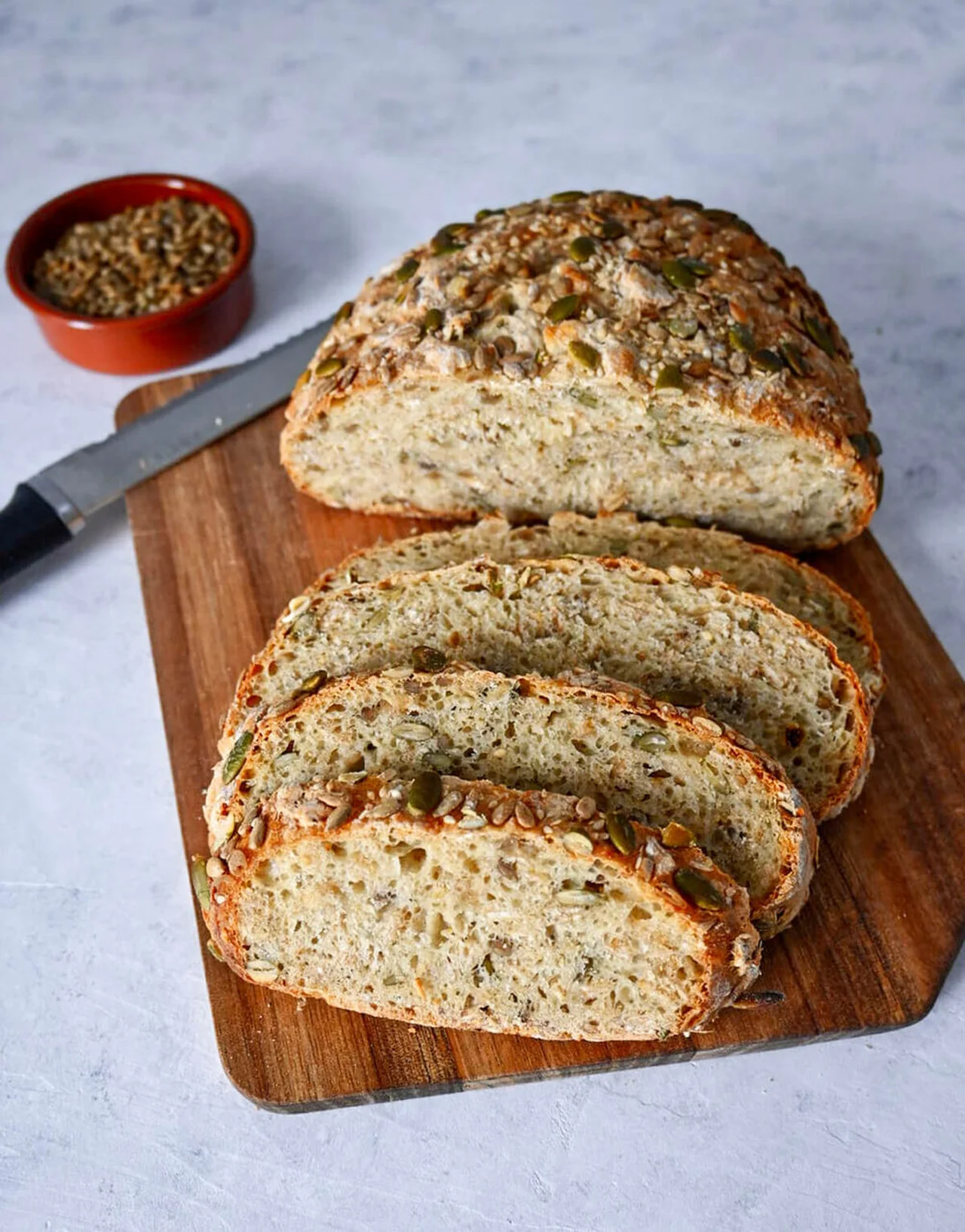 Pain sans pétrissage aux graines