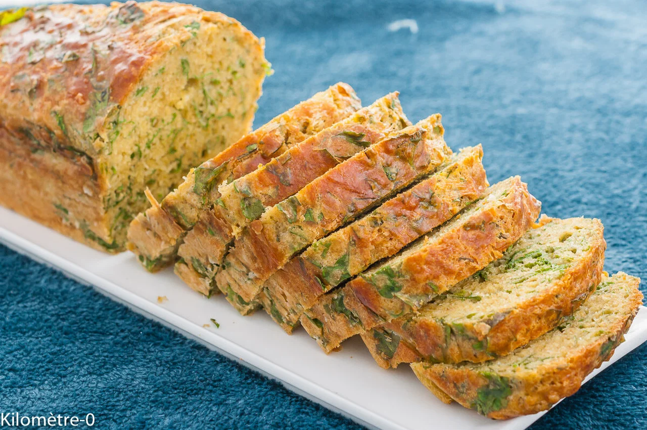 Cake aux fines herbes et à l'emmental