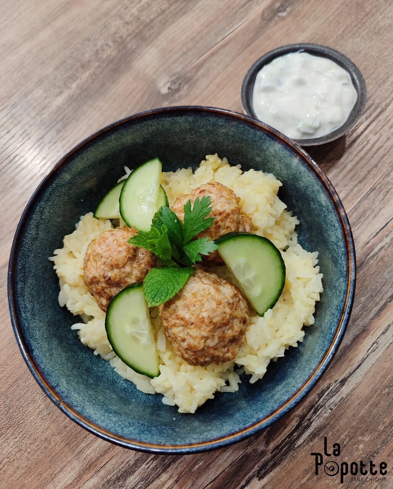 Boulettes de poulet à l'indienne sauce au yaourt