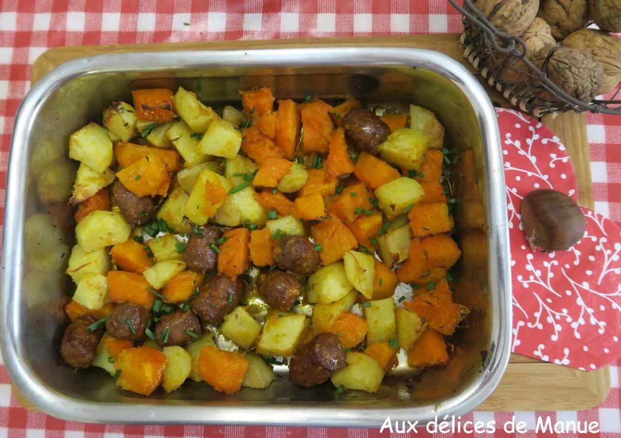 Potimarron, pommes de terre et merguez au four