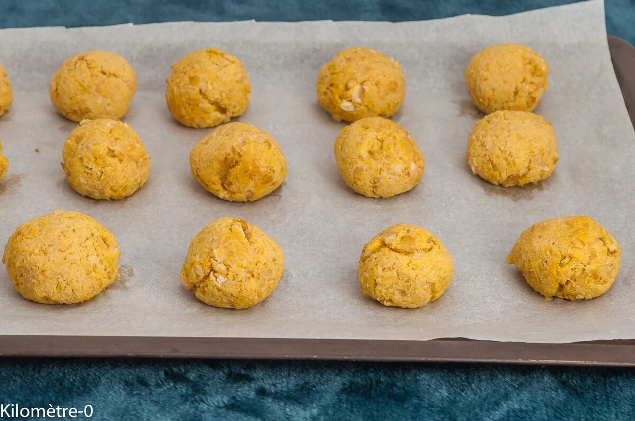Boulettes de pois chiches et haricots blancs à la polenta et au fromage