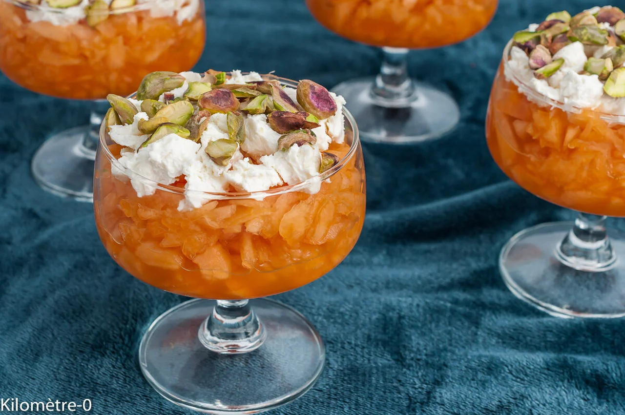 Melon en verrine au chèvre et pistaches