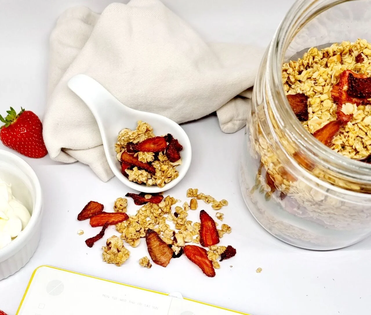 Granola aux fraises séchées