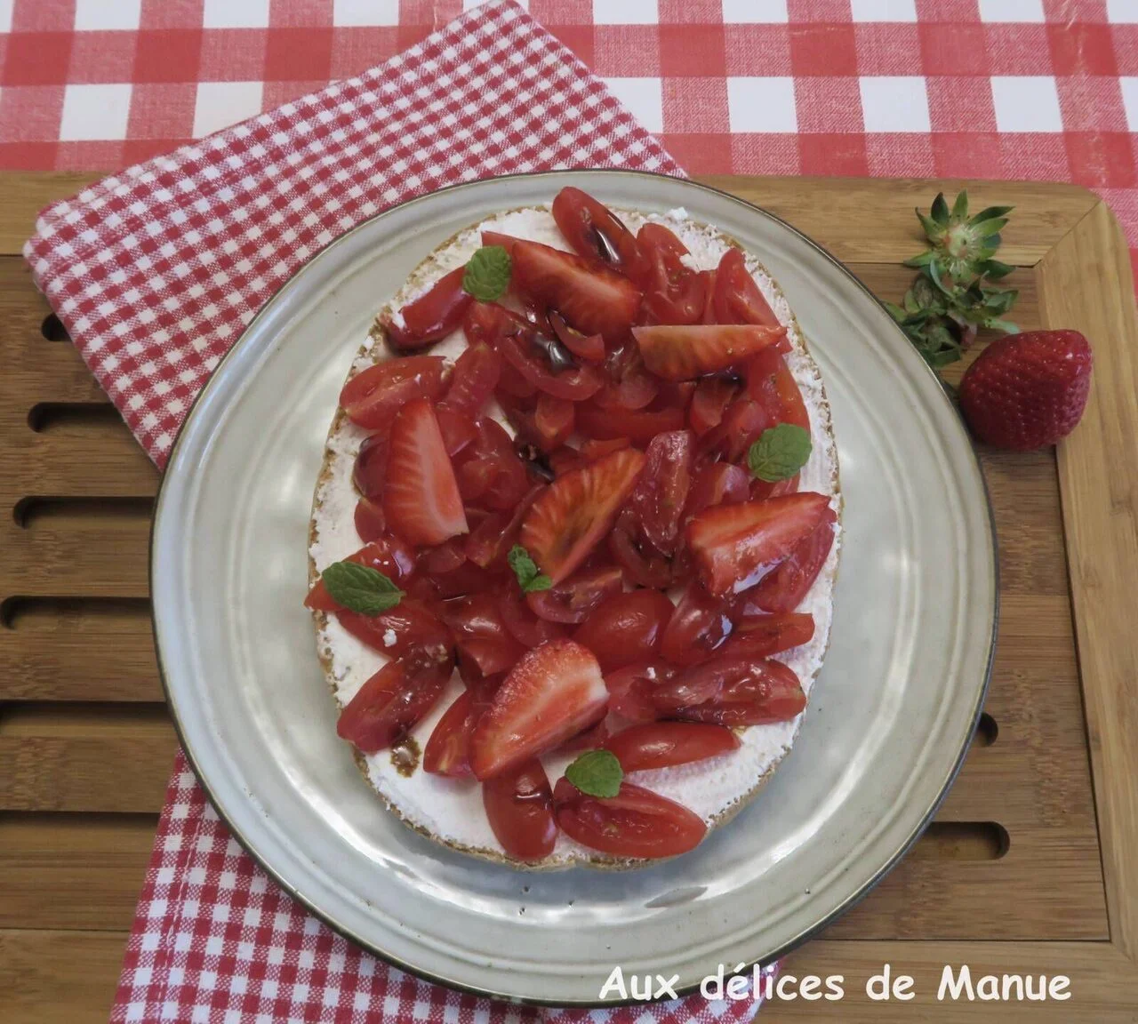 Bruschetta tomates cerises et fraises au balsamique