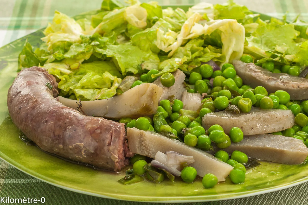 Poêlée de saucisse de canard, petits pois et artichauts