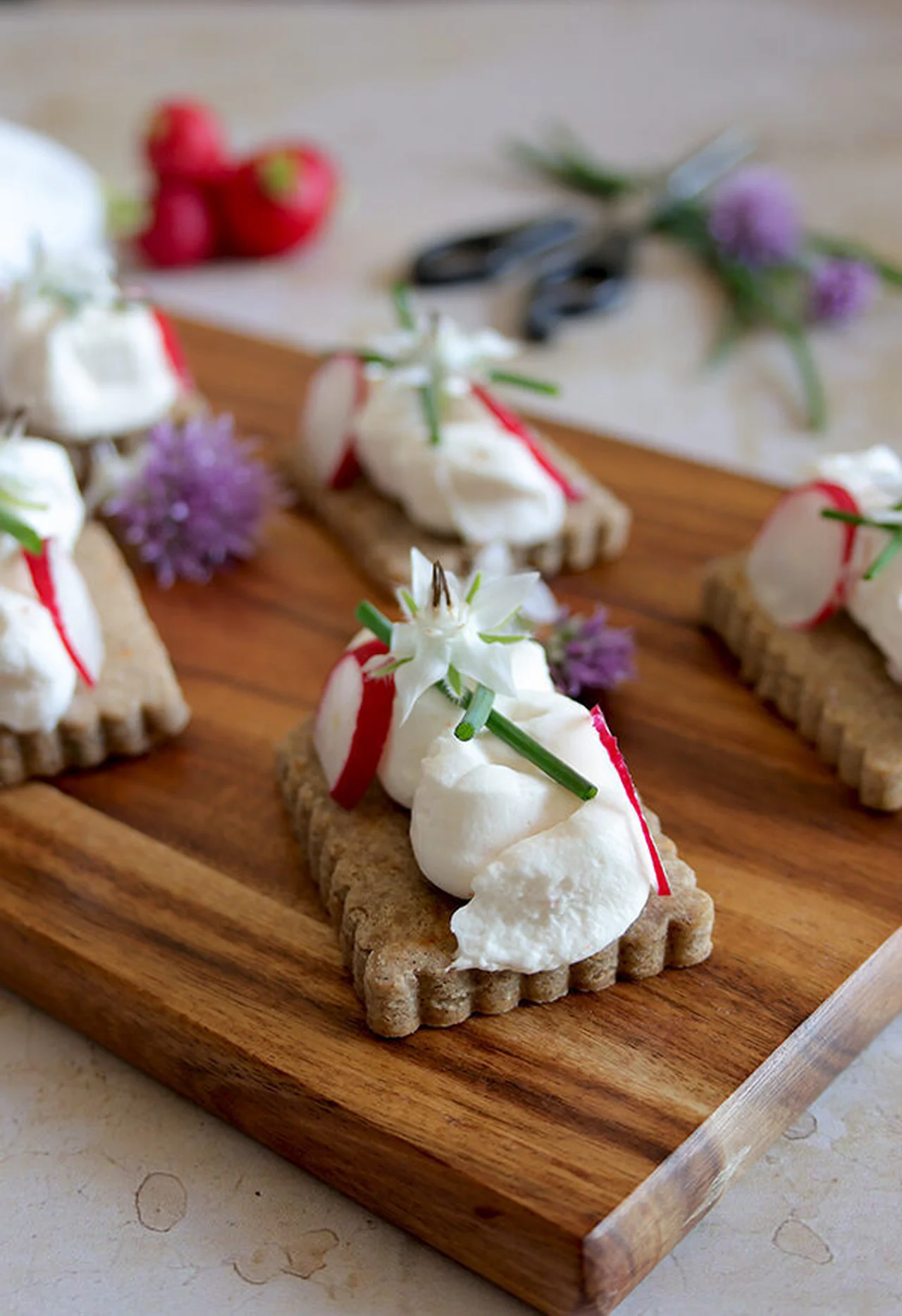 Petits beurres thym mousse de fromage végétal