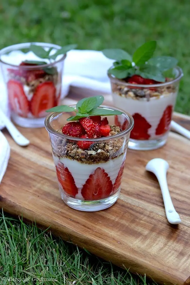 Verrines fraises granola