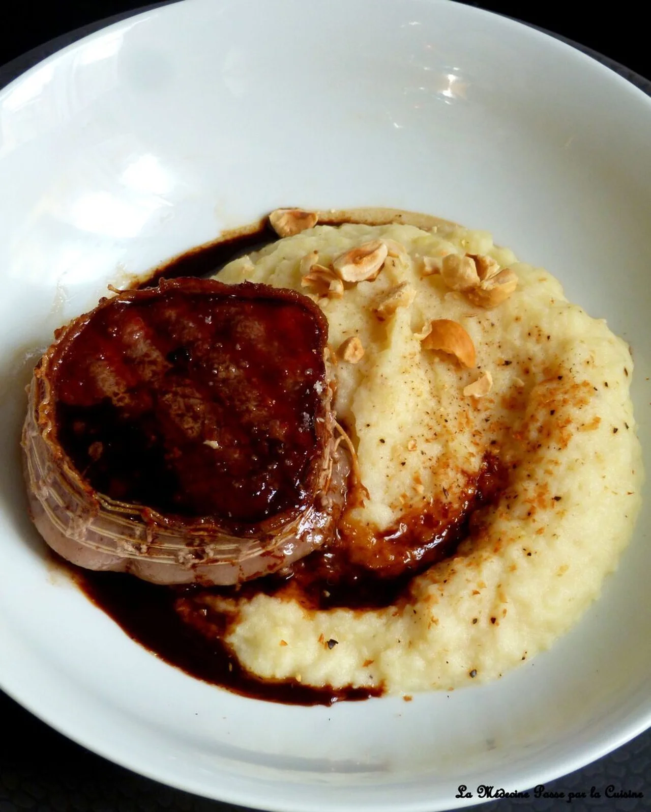 Pavé de boeuf, sauce café et purée de céleri tonka
