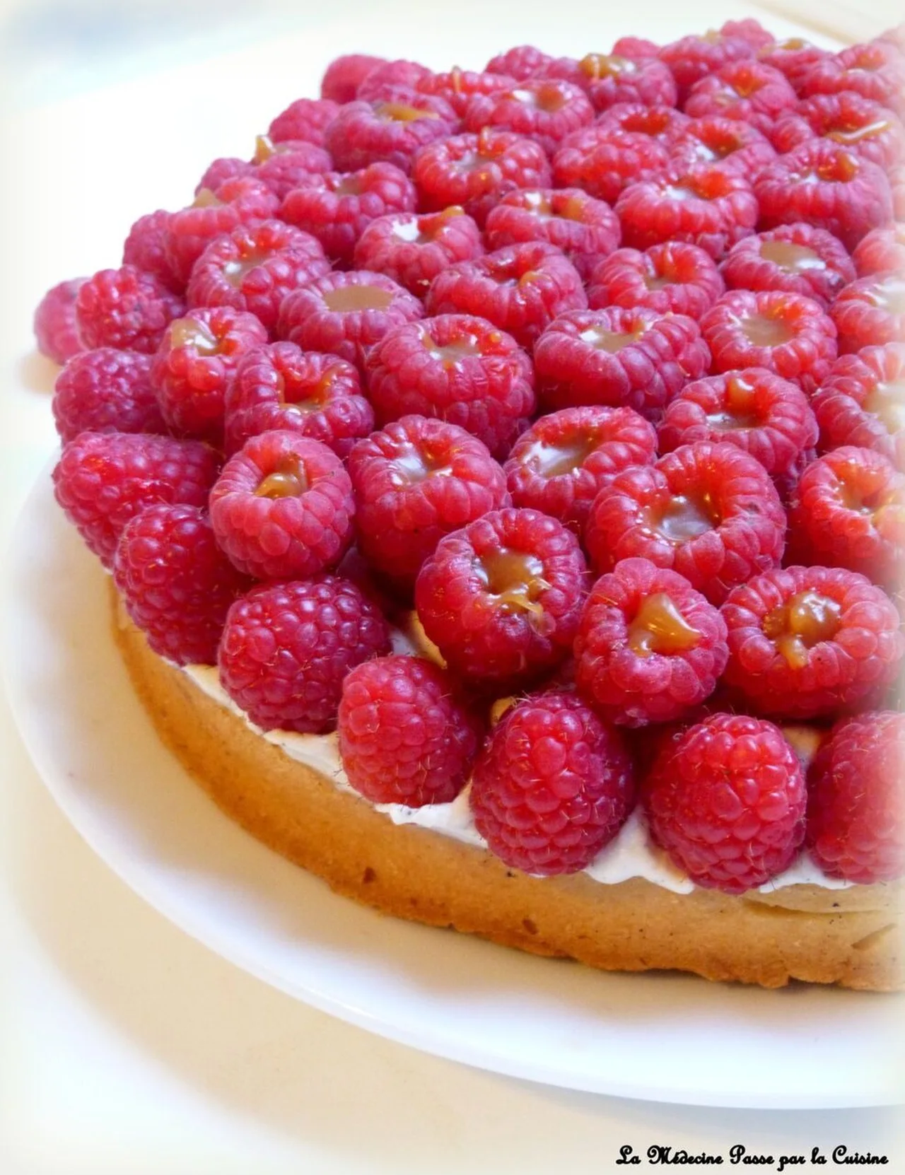Tarte framboises, caramel beurre salé et mascarpone