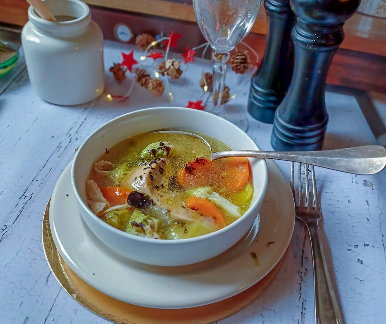 Bouillon festif au foie gras et truffe noire