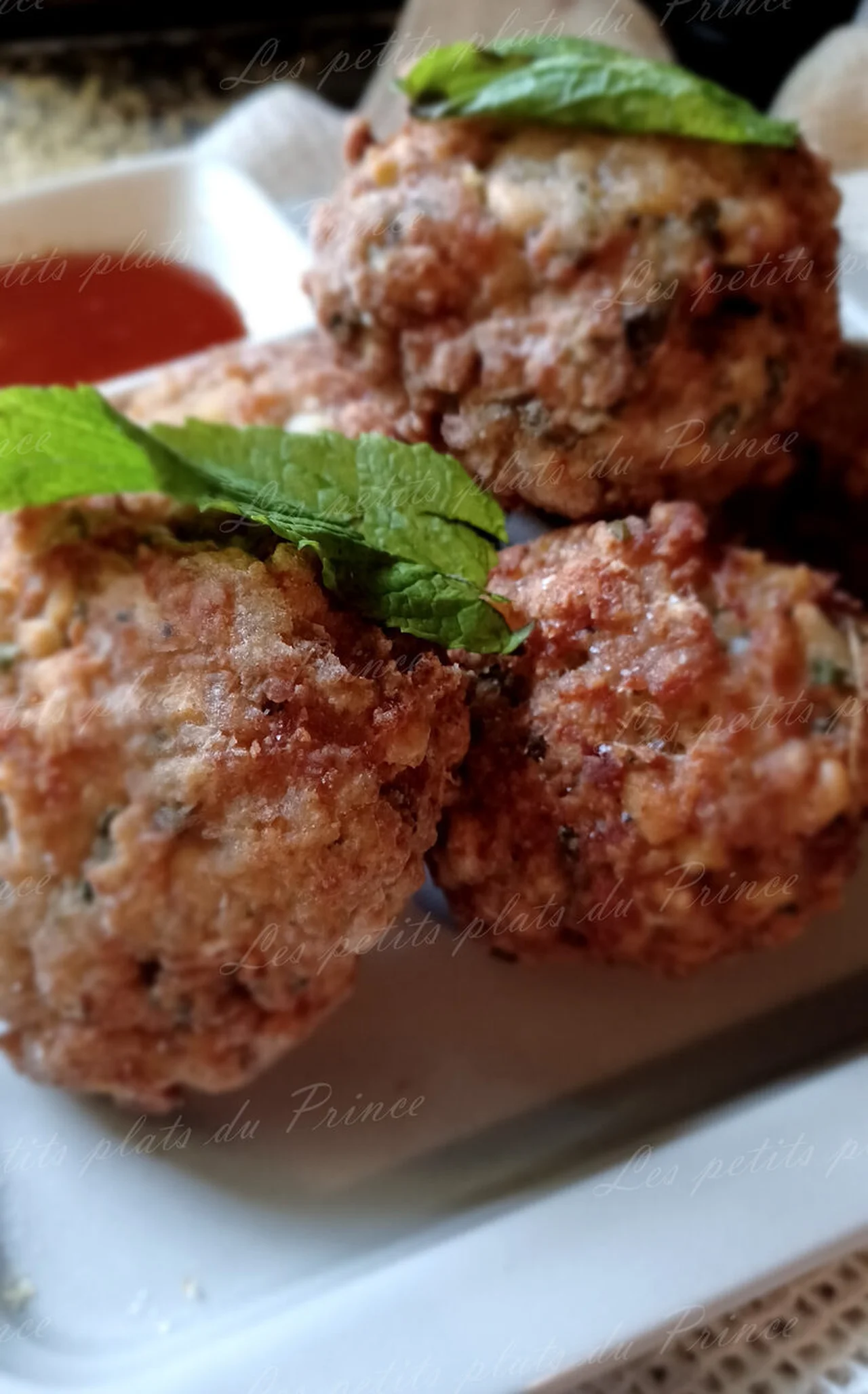 Boulettes de porc à la menthe et pignons de pin