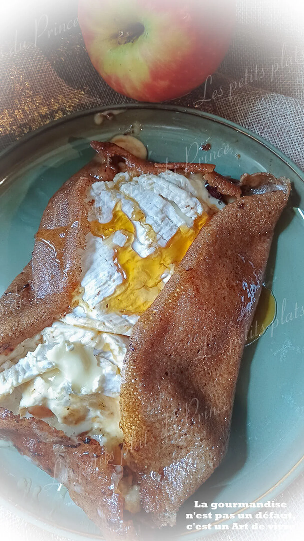 Galette normande au camembert et à la pomme