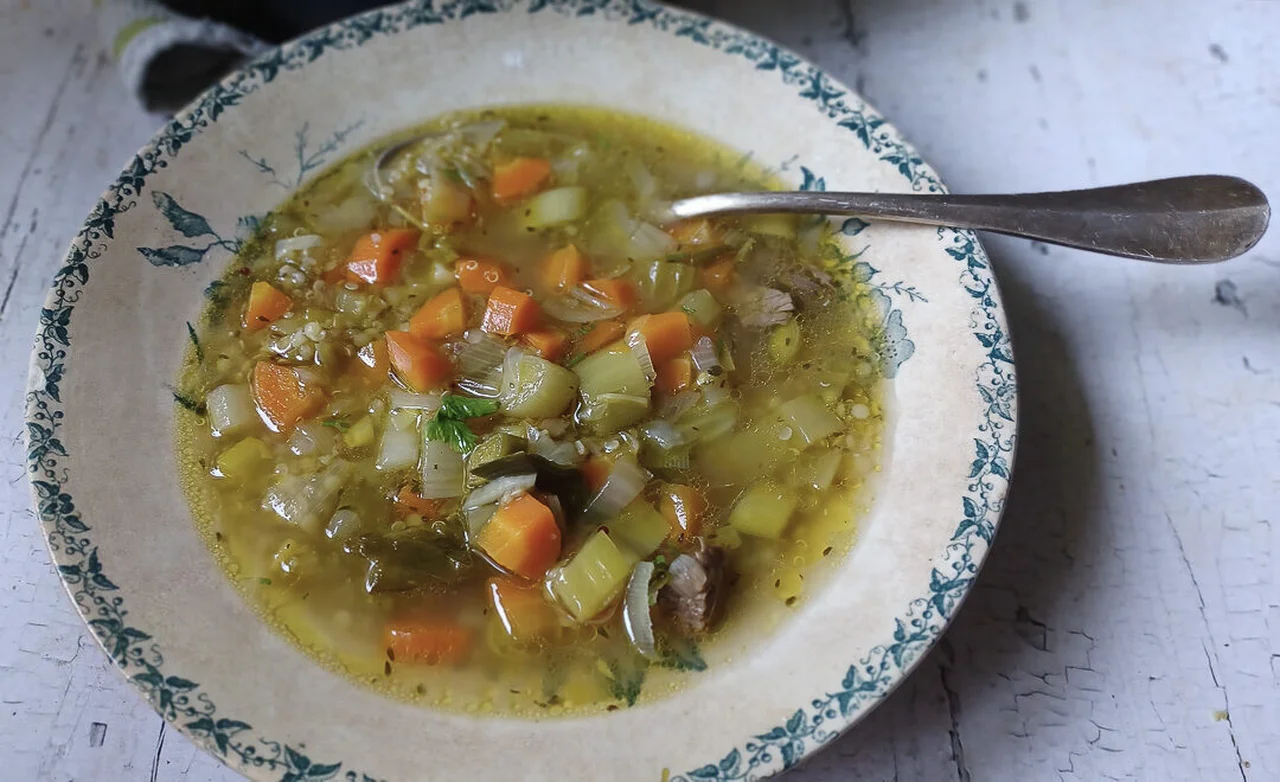 Soupe rustique au quinoa et boulgour