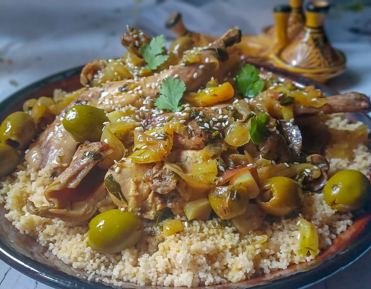 Tajine de lapin au citron confit et olives